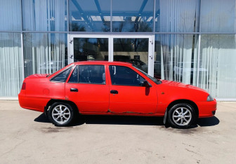 Подержанный автомобиль Daewoo Nexia Sedan 2010 года (4 фото)