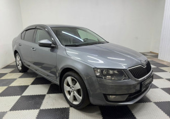 Подержанный автомобиль Skoda Octavia Liftback 2016 года (3 фото)