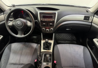 Подержанный автомобиль Subaru Forester Suv 2009 года (10 фото)