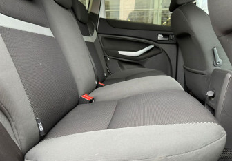 Подержанный автомобиль Ford Kuga 2010 года (11 фото)