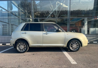 Подержанный автомобиль Lifan Smily 2011 года (8 фото)