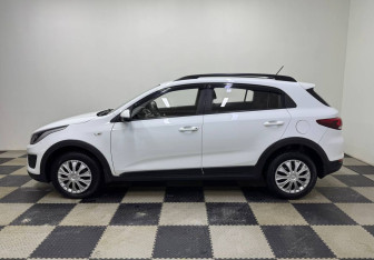 Подержанный автомобиль Kia Rio Hatchback 2019 года (8 фото)