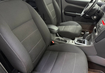 Подержанный автомобиль Ford Focus Sedan 2009 года (9 фото)