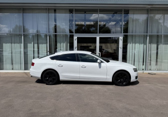 Подержанный автомобиль Audi A5 Liftback 2010 года (4 фото)
