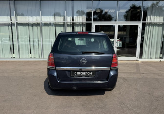 Подержанный автомобиль Opel Zafira Compactvan 2007 года (6 фото)