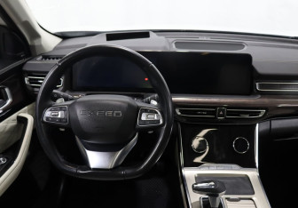 Подержанный автомобиль Exeed VX 2022 года (14 фото)