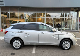 Подержанный автомобиль LADA (ВАЗ) Vesta Wagon 2021 года (4 фото)