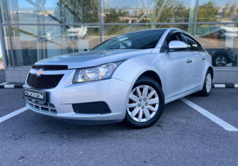 Подержанный автомобиль Chevrolet Cruze Sedan 2010 года (1 фото)