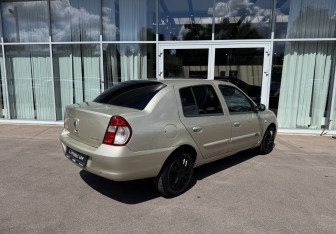Подержанный автомобиль Renault Symbol 2007 года (5 фото)