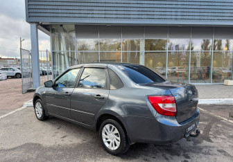 Подержанный автомобиль LADA (ВАЗ) Granta Sedan 2017 года (7 фото)