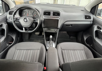 Подержанный автомобиль Volkswagen Polo Sedan 2016 года (9 фото)