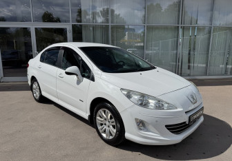 Подержанный автомобиль Peugeot 408 2013 года (3 фото)