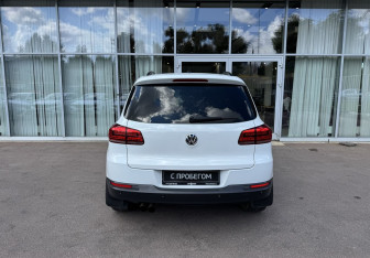 Подержанный автомобиль Volkswagen Tiguan 2014 года (6 фото)
