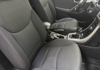 Подержанный автомобиль Hyundai Elantra Sedan 2014 года (9 фото)