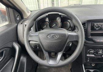 Подержанный автомобиль LADA (ВАЗ) XRAY 2020 года (10 фото)