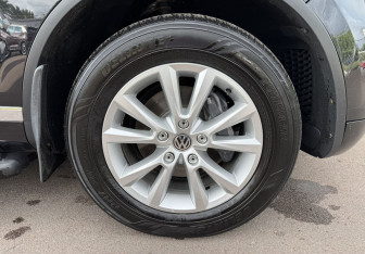 Подержанный автомобиль Volkswagen Touareg 2013 года (12 фото)