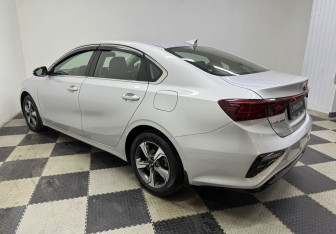 Подержанный автомобиль Kia Cerato Sedan 2019 года (7 фото)