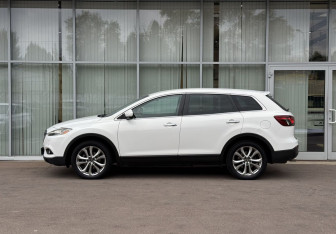 Подержанный автомобиль Mazda CX-9 2013 года (8 фото)