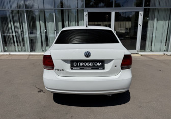 Подержанный автомобиль Volkswagen Polo Sedan 2011 года (6 фото)