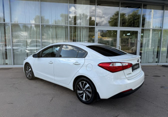 Подержанный автомобиль Kia Cerato Sedan 2016 года (7 фото)