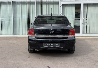 Подержанный автомобиль Opel Astra Sedan 2011 года (6 фото)