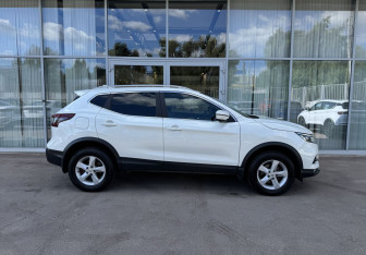 Подержанный автомобиль Nissan Qashqai 2021 года (4 фото)