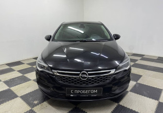 Подержанный автомобиль Opel Astra Hatchback 2018 года (2 фото)