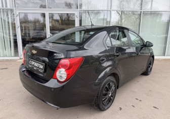 Подержанный автомобиль Chevrolet Aveo Sedan 2012 года (5 фото)