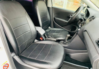 Подержанный автомобиль Volkswagen Polo Sedan 2010 года (9 фото)