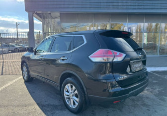 Подержанный автомобиль Nissan X-Trail 2016 года (7 фото)