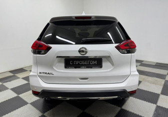 Подержанный автомобиль Nissan X-Trail 2021 года (6 фото)