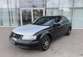 Подержанный автомобиль Volkswagen Passat Sedan 1996 года (1 фото)