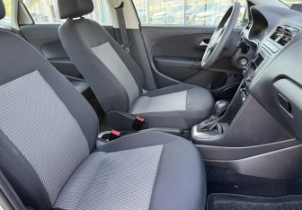 Подержанный автомобиль Volkswagen Polo Sedan 2014 года (10 фото)