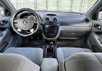 Подержанный автомобиль Chevrolet Lacetti Hatchback 2006 года (9 фото)