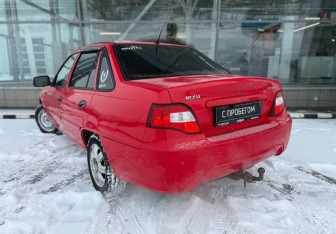 Подержанный автомобиль Daewoo Nexia Sedan 2011 года (7 фото)
