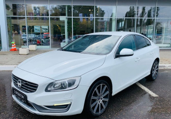 Подержанный автомобиль Volvo S60 2013 года (1 фото)