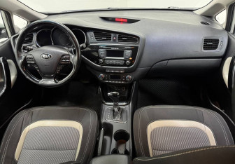 Подержанный автомобиль Kia Ceed Wagon 2015 года (10 фото)