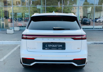 Подержанный автомобиль Geely Monjaro 2024 года (6 фото)