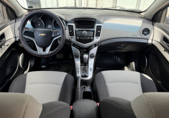 Подержанный автомобиль Chevrolet Cruze Sedan 2012 года (9 фото)