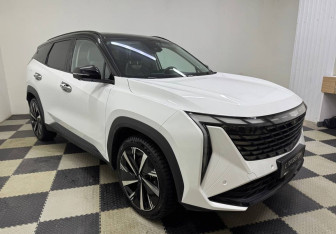Подержанный автомобиль Geely Atlas 2023 года (3 фото)