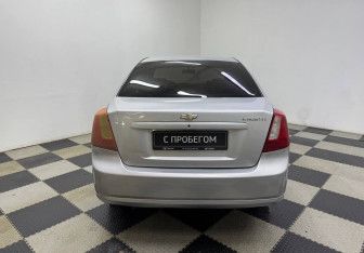 Подержанный автомобиль Chevrolet Lacetti Sedan 2012 года (6 фото)