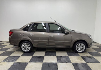 Подержанный автомобиль LADA (ВАЗ) Granta Sedan 2020 года (4 фото)