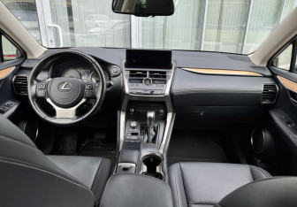 Подержанный автомобиль Lexus NX 2020 года (9 фото)