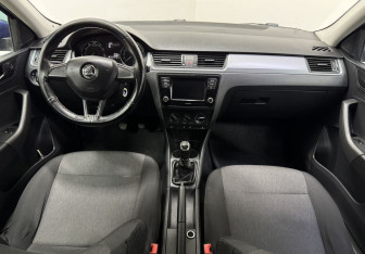 Подержанный автомобиль Skoda Rapid Liftback 2017 года (10 фото)