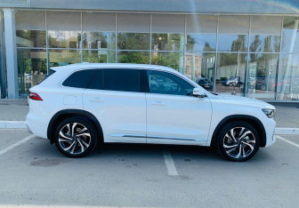 Подержанный автомобиль Geely Monjaro 2024 года (4 фото)