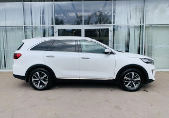 Подержанный автомобиль Kia Sorento 2019 года (4 фото)