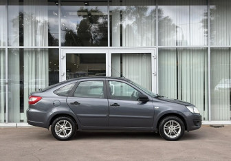 Подержанный автомобиль LADA (ВАЗ) Granta Liftback 2017 года (4 фото)