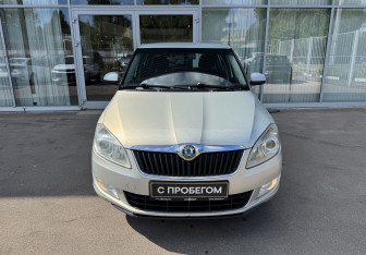 Подержанный автомобиль Skoda Fabia Hatchback 2013 года (2 фото)