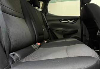 Подержанный автомобиль Nissan Qashqai 2017 года (10 фото)
