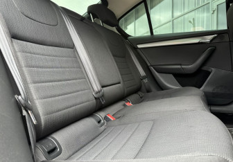 Подержанный автомобиль Skoda Octavia Liftback 2013 года (11 фото)